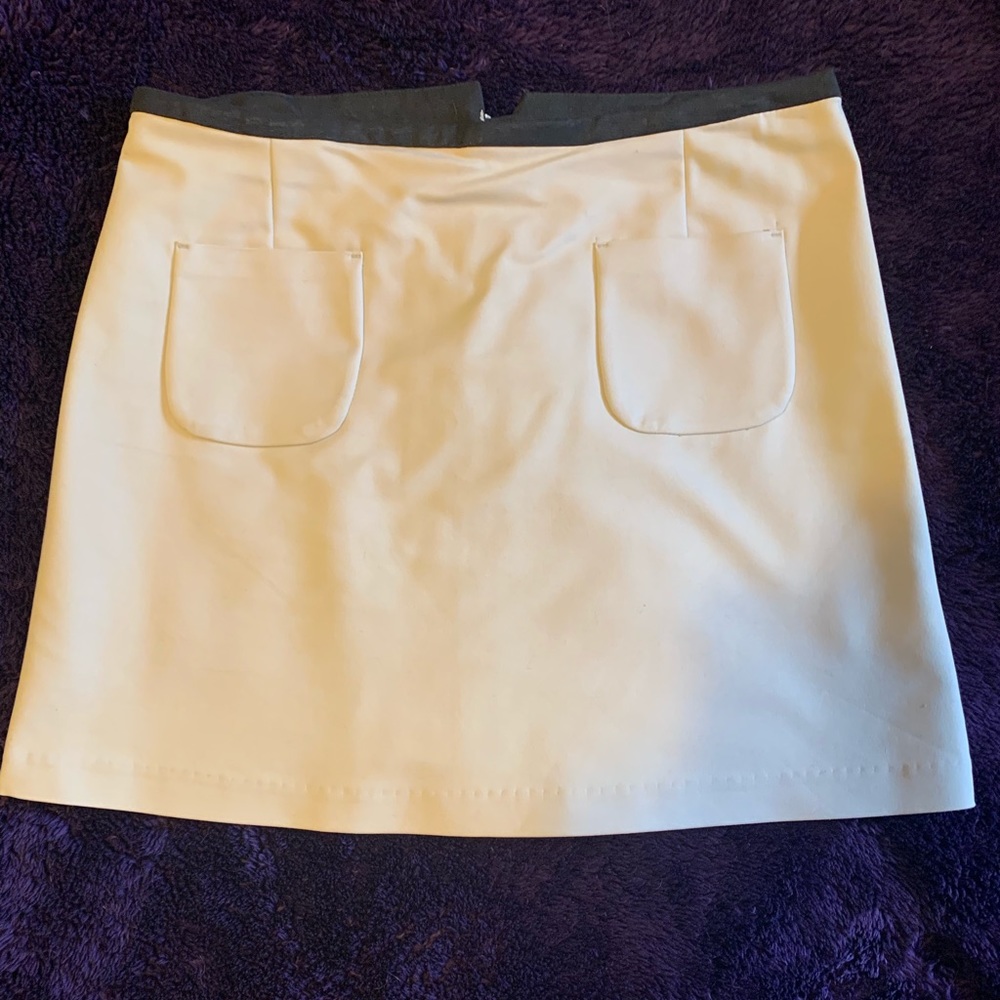 H&M cream colored mini skirt